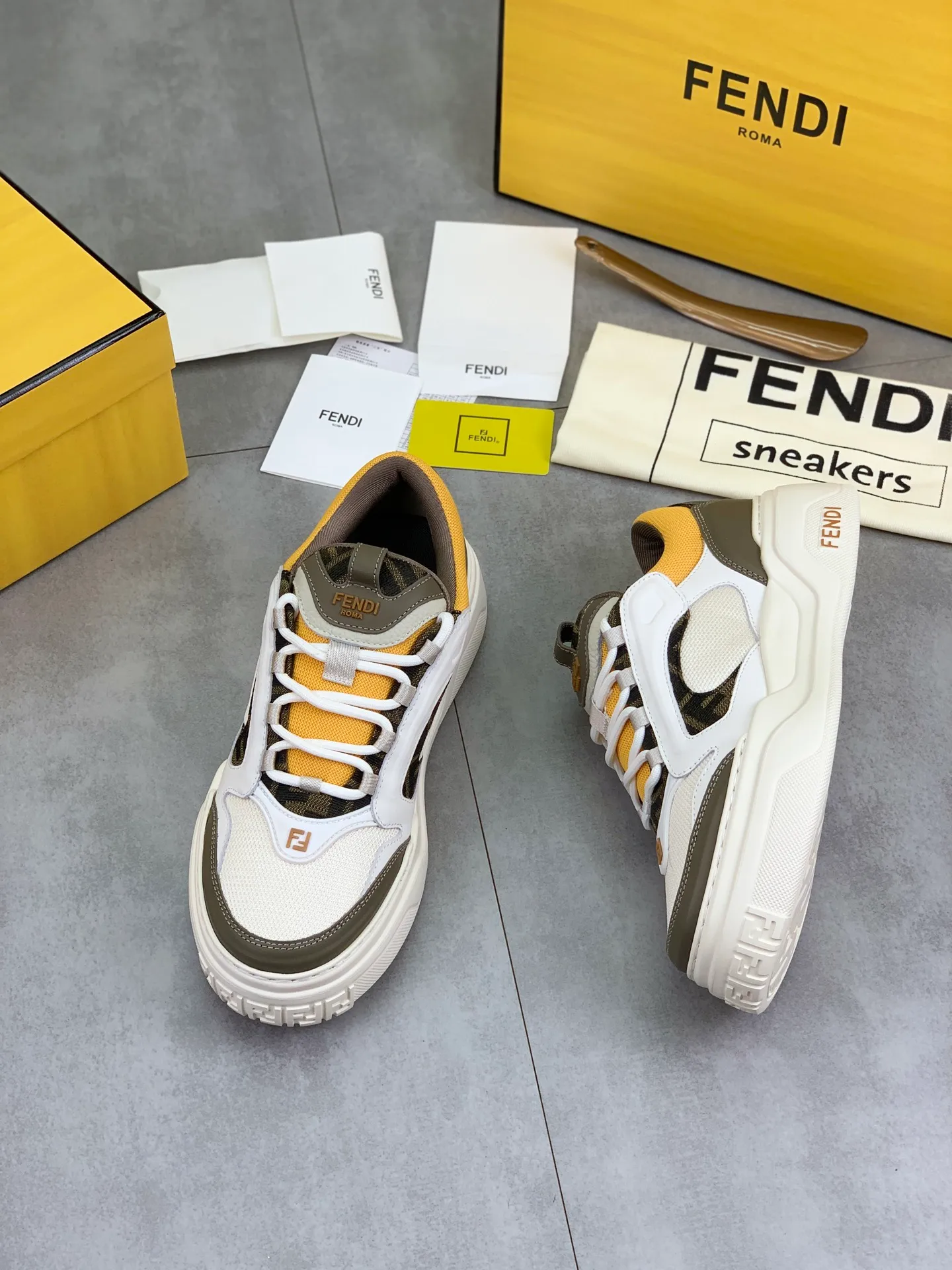 Men's Men's Shoes 💰P740 New Style 💰💎💎💎Summer Hot Style [FENDI Fendi] Top Version 🆕New slip-on sneakers, wavy soles engraved with original words. Embossed Fendi Flow lettering on the heel. The upper is made of high-end calfskin and breathable materials. Original lining with tone-on-tone details decorated with innovative handcrafting techniques. Ultra-light and wear-resistant TPU and IP foam soles, overall lightweight and comfortable. Size:39-44 (38 45 can be customized)